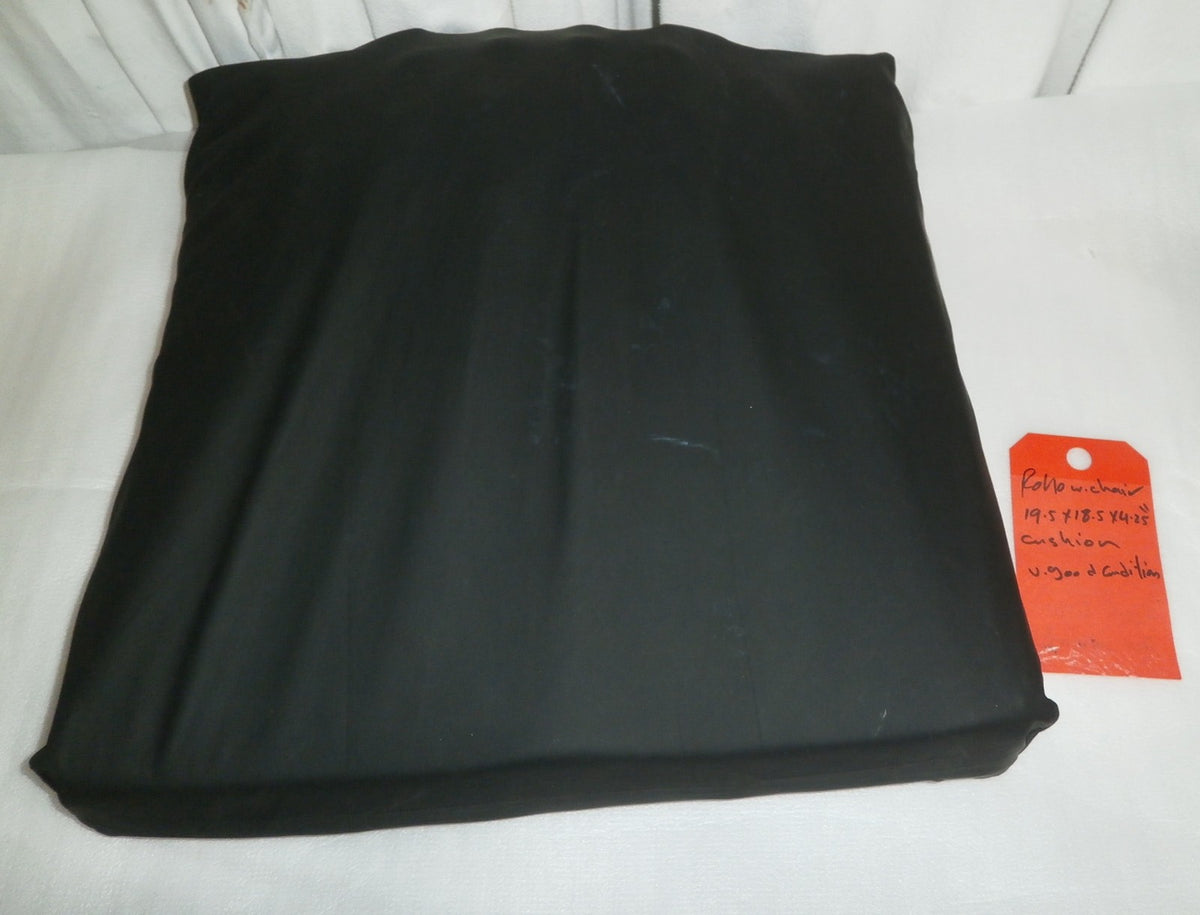 ROHO WHEELCHAIR CUSHION 19.5X18.5X4.25 " WITH COVER GOOD CONDITION