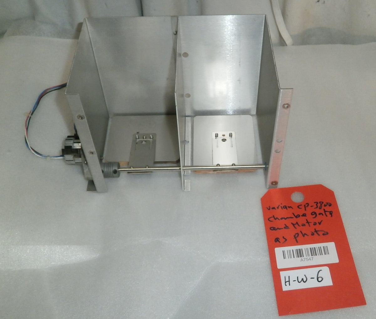 VARIAN CP-3800 CHAMBER GATE AND MOTOR AS PHOTO