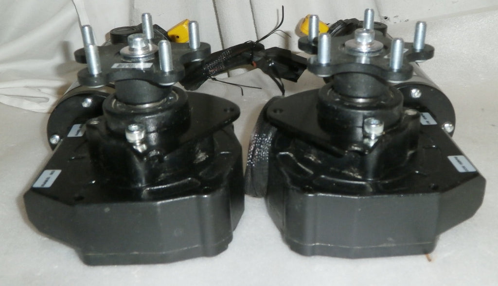 QUICKIE PRIDE MOBILITY MOTORS MOT 1810170-01 AND 1810171-01 VERY GOOD