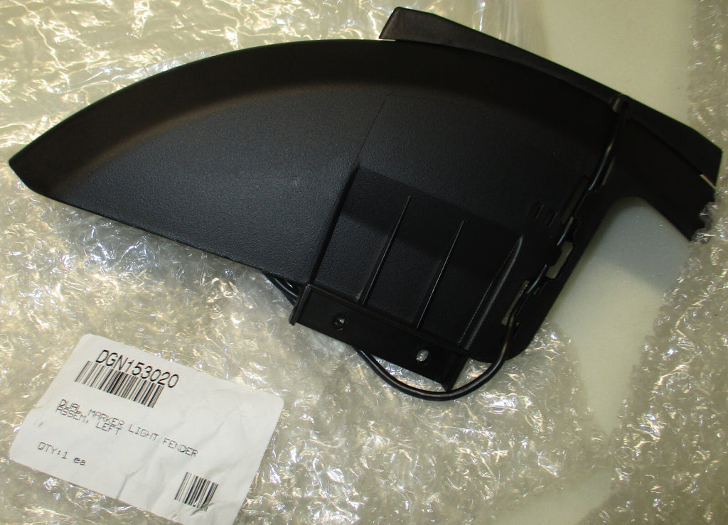 DGN152223-DGN153020 DUAL MARKER LIGHT FENDER LEFT AND RIGHT NEW CONDITION
