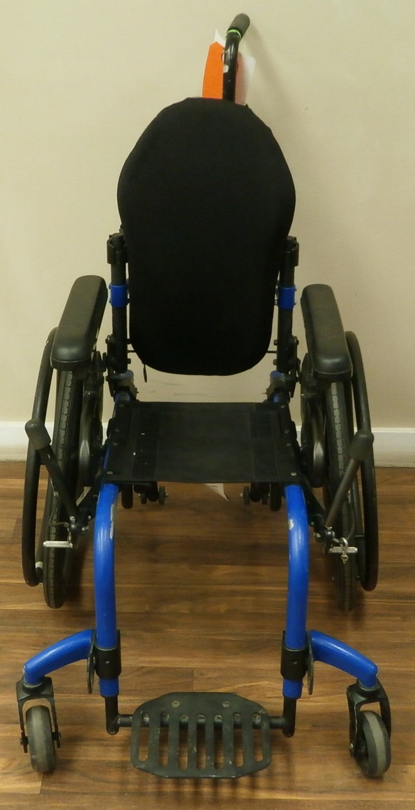 KI MOBILITY CLICK WHEELCHAIR w/ SEAT WIDTH 12" AND SEAT DEPTH 12" GOOD