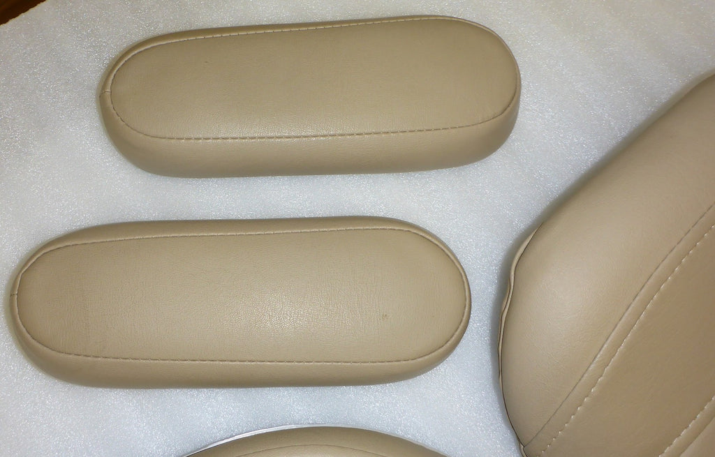 2020 BRUNO STAIR LIFT CRE 2110-2110E SEAT AND BACK CUSHION AND ARM REST GOOD CO