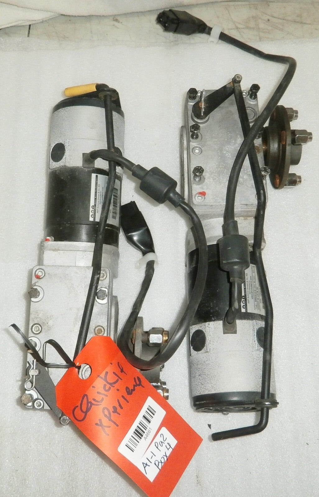 QUICKIE XPERIENCE WHEELCHAIR MOTORS SRG0410 R00038-R-RH/M-LH R00037-R-LH/M-RH