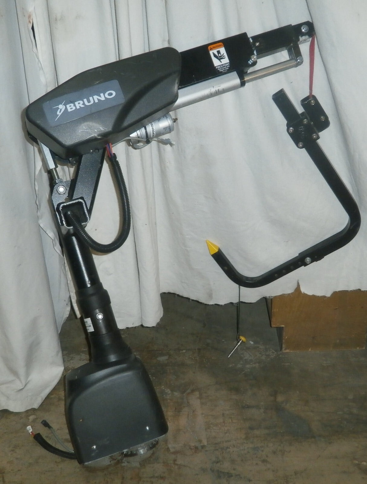 2019 BRUNO VSL-6900 AS PHOTO WORKING WITH REMOTE CONTROL, NO STANDING BASE