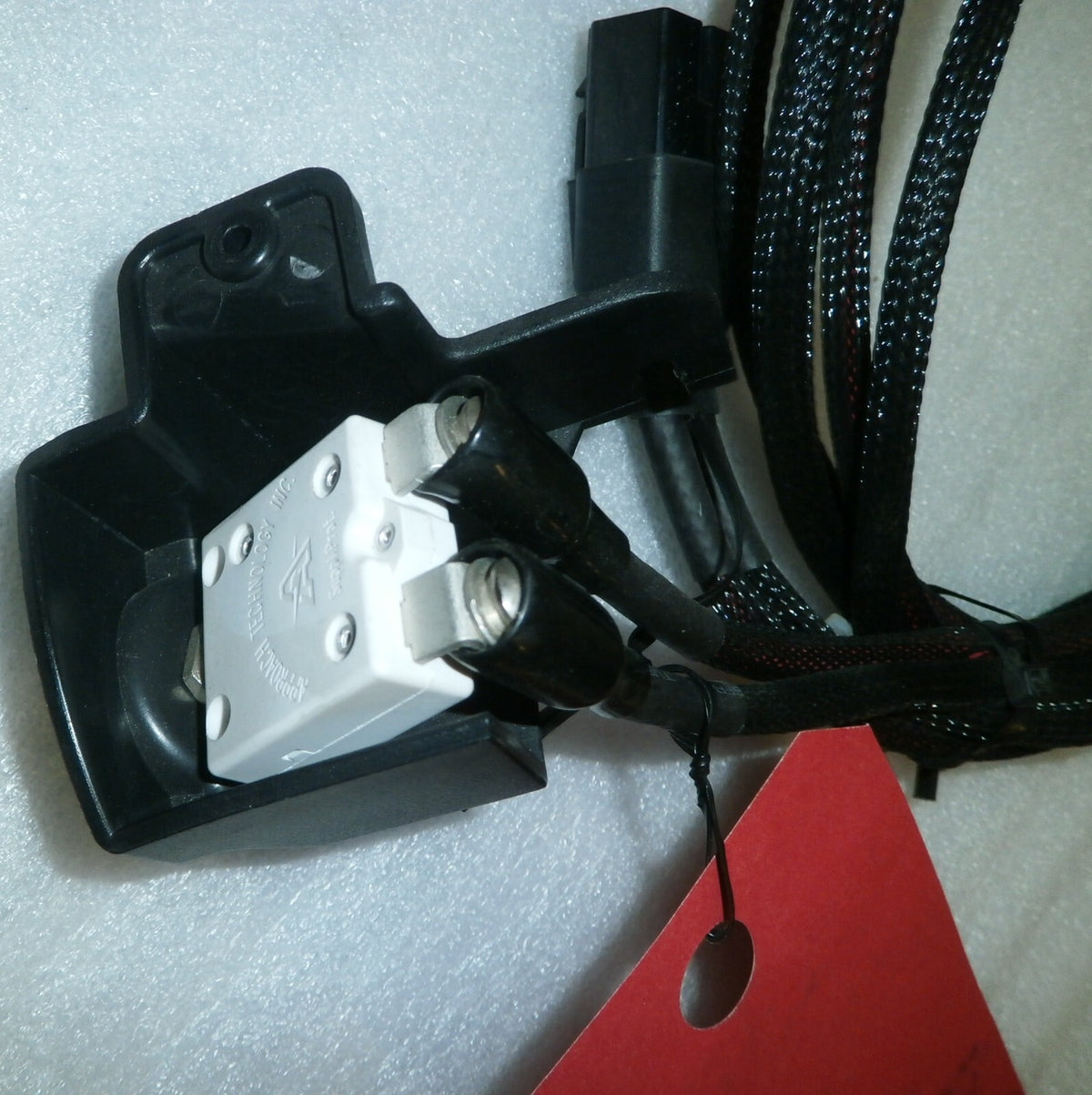 SET OF QUANTUM EDGE 2.0 2017 POWER CABLE FOR WHEELCHAIR WITH 70A FUSE VERY GOOD
