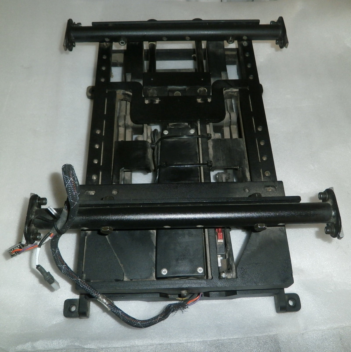 QUICKIE S 646-SE WHEELCHAIR TILT BASE AND ACTUATOR WITH PARTS AS PHOTO