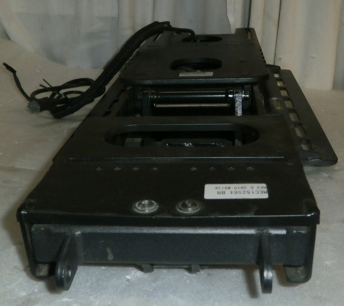 QUANTUM Q6 EDGE HD TILT BASE WITH ACTUATOR AND BOLTS AS PHOTO