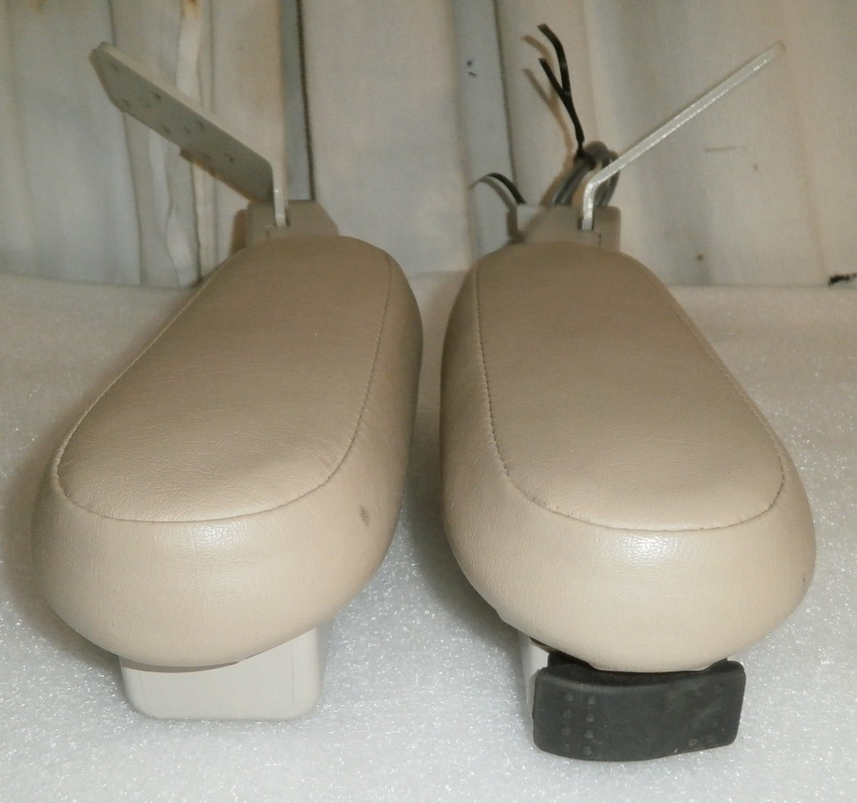 BRUNO 2020 STAIRLIFT ARMREST LEFT AND RIGHT WITH UP-DOWN ROCKER SWITCH CO