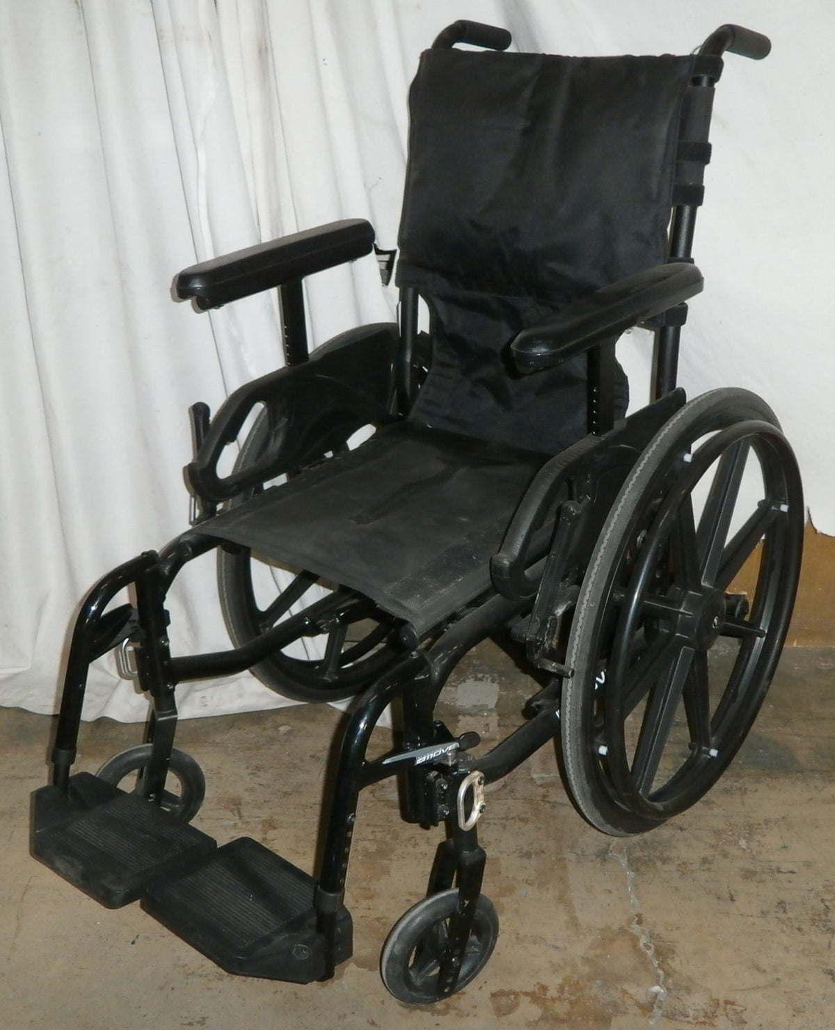 MOTION COMPOSITE MANUAL FOLD WHEELCHAIR 2022 18" SEAT WIDTH, ADJUSTABLE HEIGHT