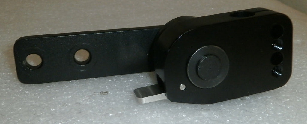 ONE QUANTUM MOUNT AND 2 PADS WITH RODS PERFECT CONDITION AS PHOTO