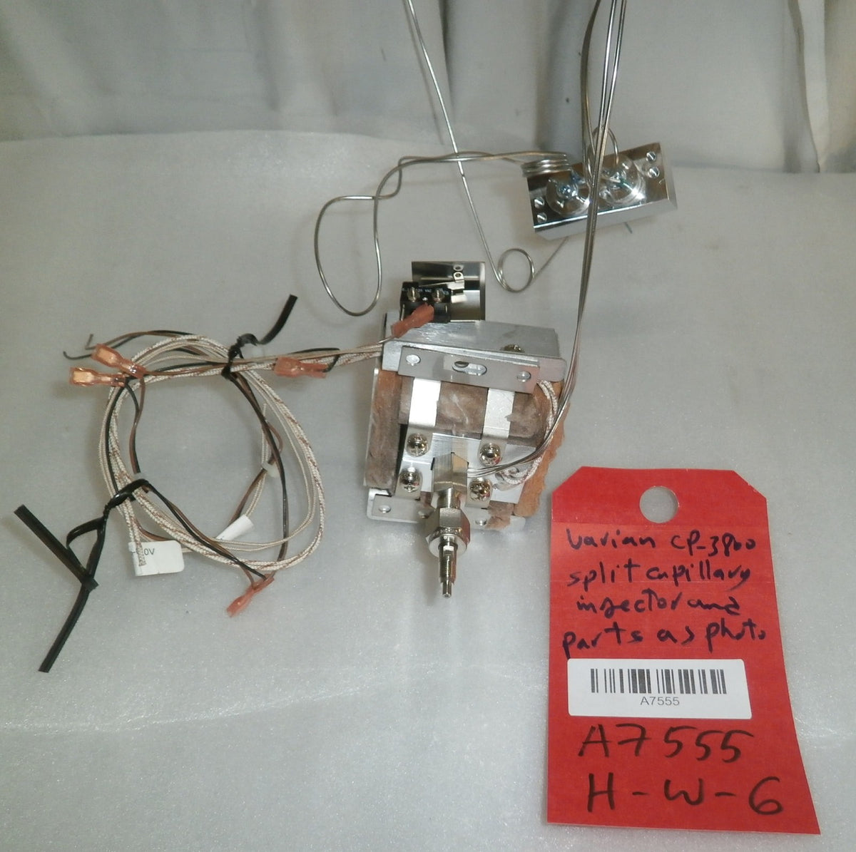VARIAN CP-3800 SPLIT CAPILLARY INJECTOR AND PARTS AS PHOTO