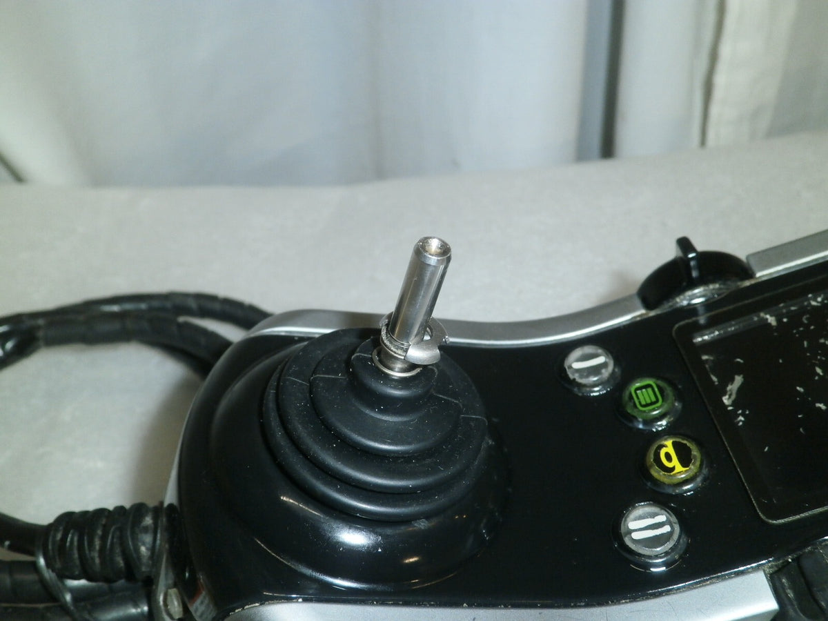 QUANTUM EDGE 6 JOYSTICK BROKEN GLASS AS PHOTO