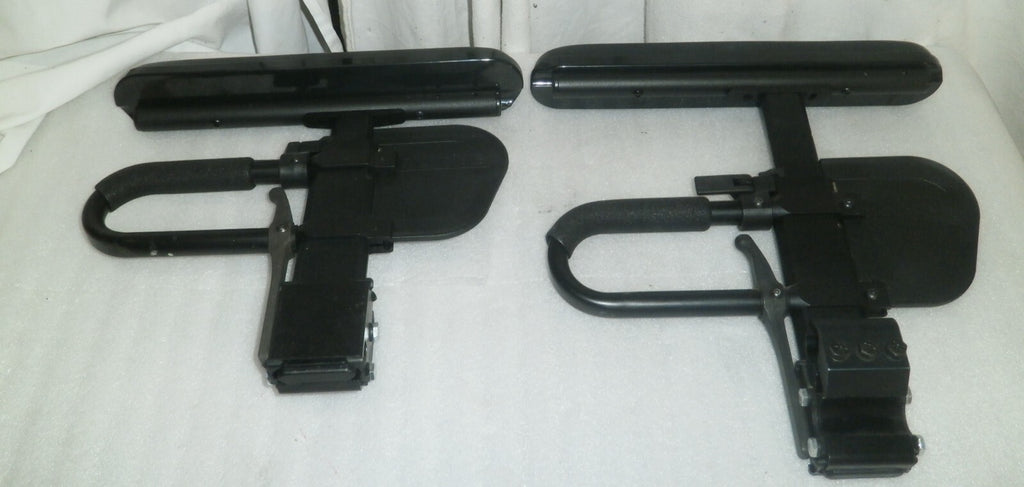 PAIR OF WHEELCHAIR ARM RESTS LEFT AND RIGHT WITH SUPPORT FOR QUICKIE LXi