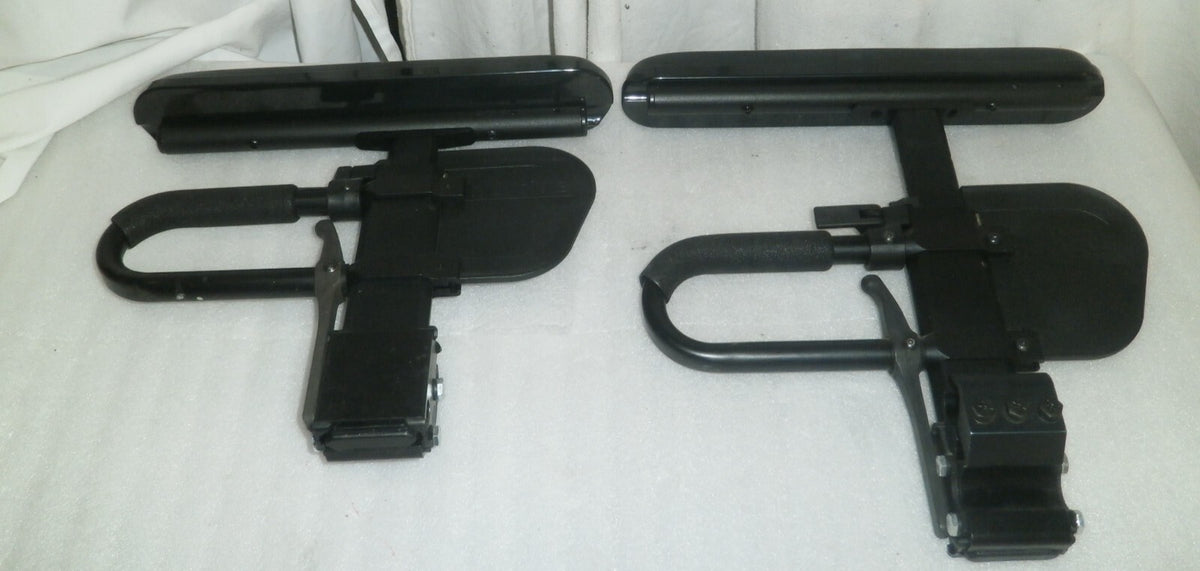 PAIR OF WHEELCHAIR ARM RESTS LEFT AND RIGHT WITH SUPPORT FOR QUICKIE LXi