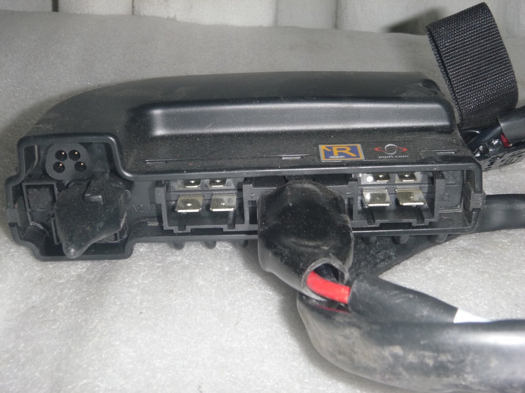 PG DRIVES TECHNOLOGIES D51109.08 WHEELCHAIR CONTROL WITH BATTERY CABLE VERY GOOD