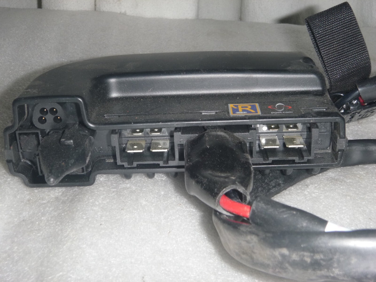PG DRIVES TECHNOLOGIES D51109.08 WHEELCHAIR CONTROL WITH BATTERY CABLE VERY GOOD