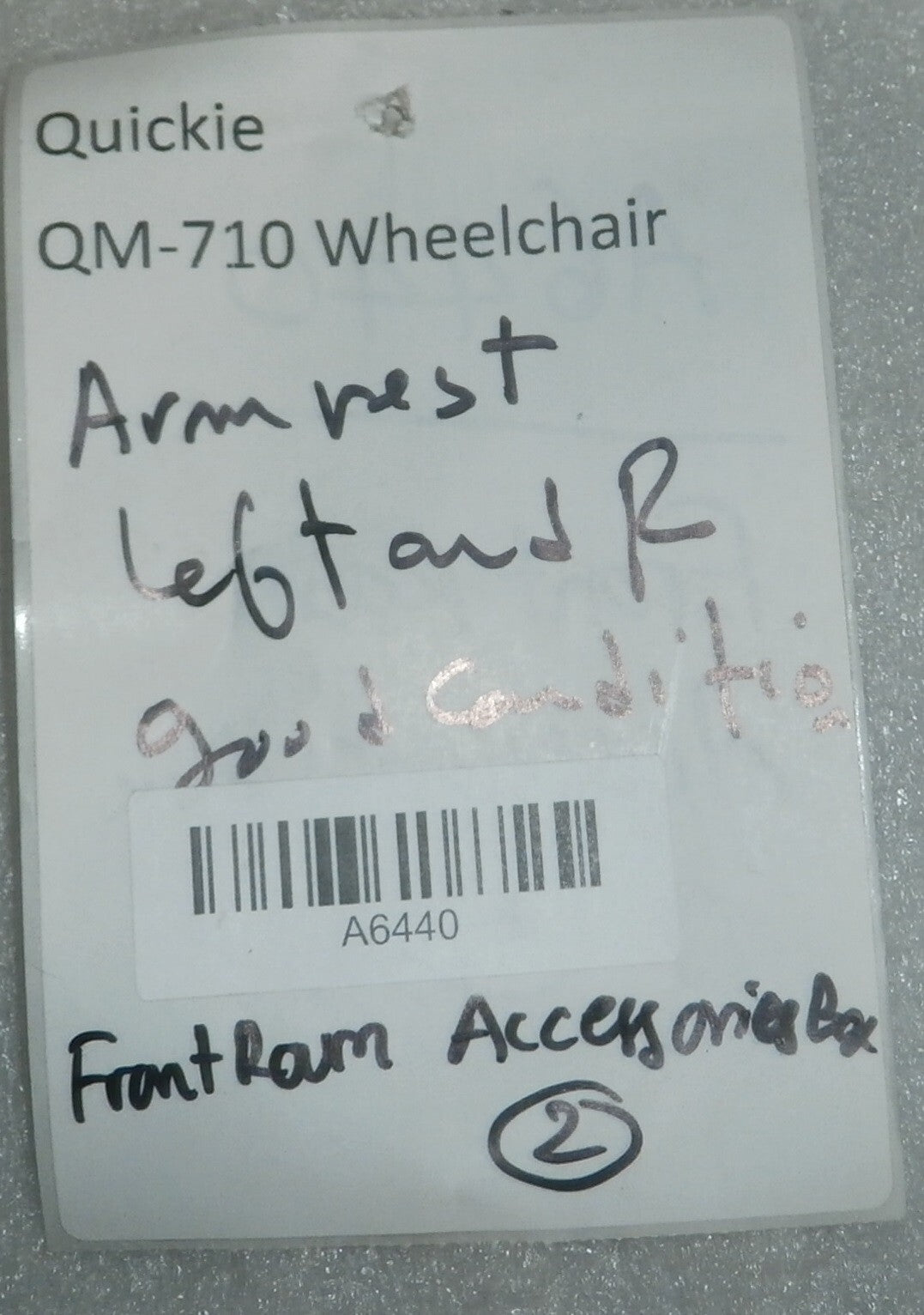 PAIR OF WHEELCHAIR ARM REST LEFT AND RIGHT WITH MOUNTS FOR QUICKIE QM-710