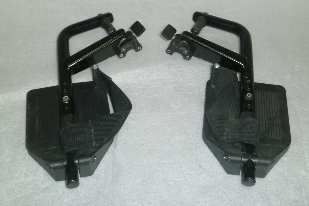 SET OF WHEELCHAIR FOOT REST GOOD CONDITION WITH MOUNT PLATES DIMENSION AS PHOTO