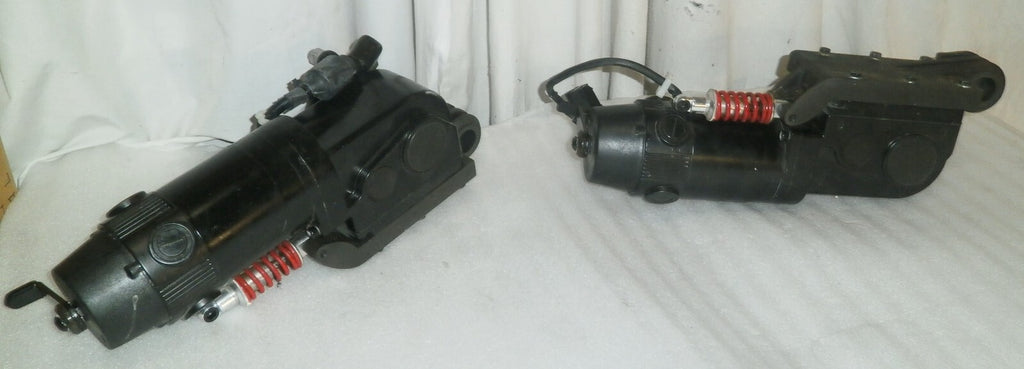 Quickie QM-710 Wheelchair Set 2 L/R Motors 107247 & 107248 w/ Bolts & Shocks
