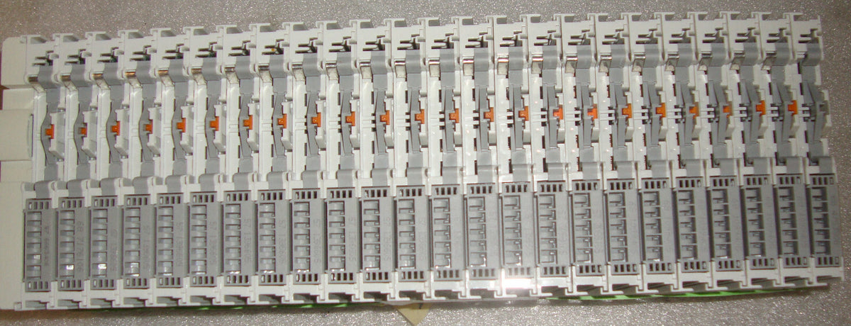 Lot BECKHOFF KL9100, KL9010, KL1408, 13 X KL1184, KL9050, 7 X KL2408