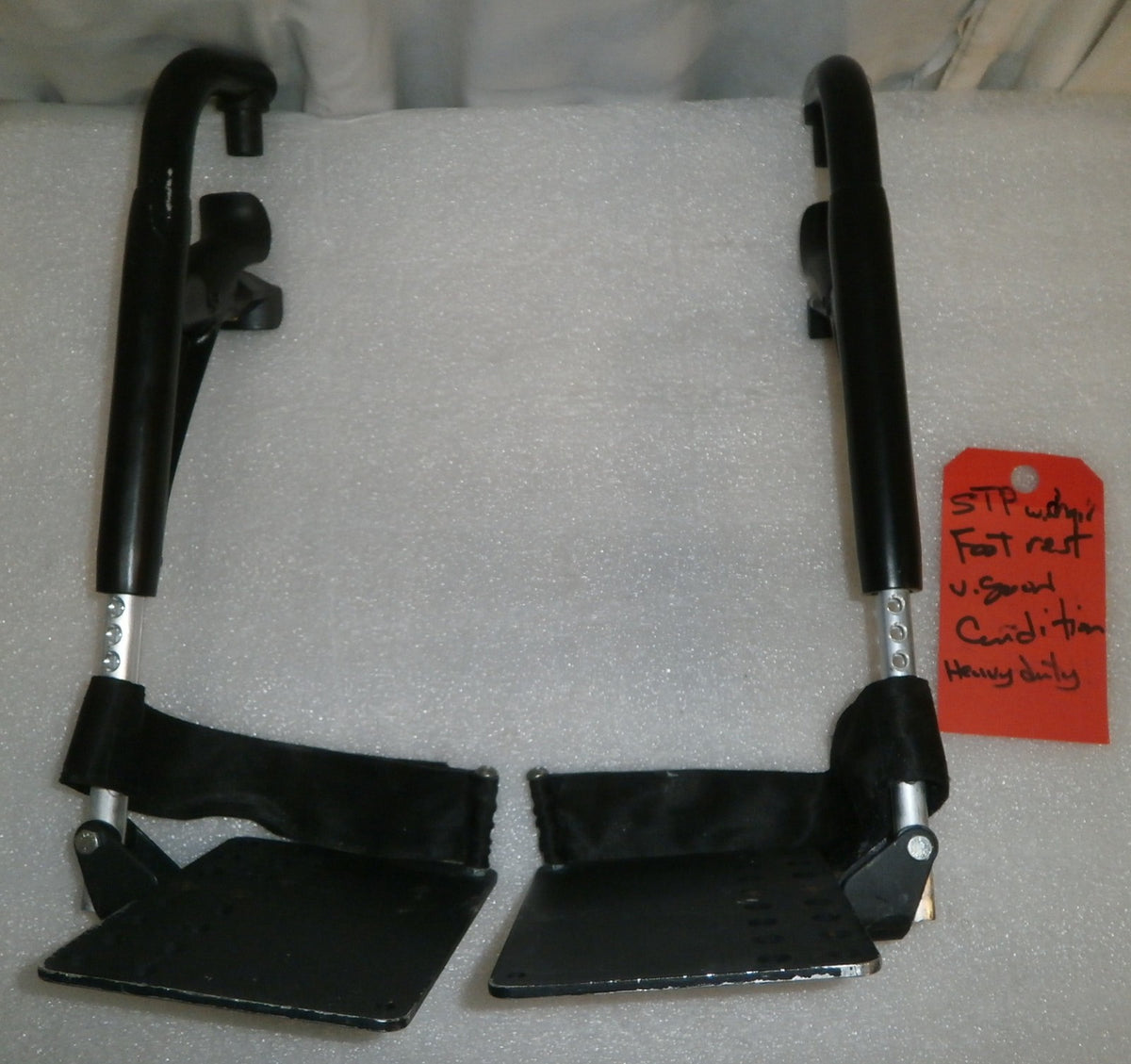 STP WHEELCHAIR FOOTREST USED GOOD CONDITION