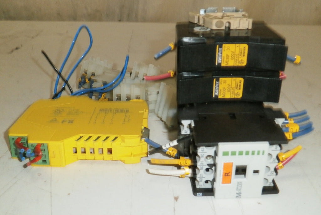 MOLLER DILR22-G AND ONE PHOENIX CONTACT PSR-ESA4_B AND 2 FUSETEK MD30F 30