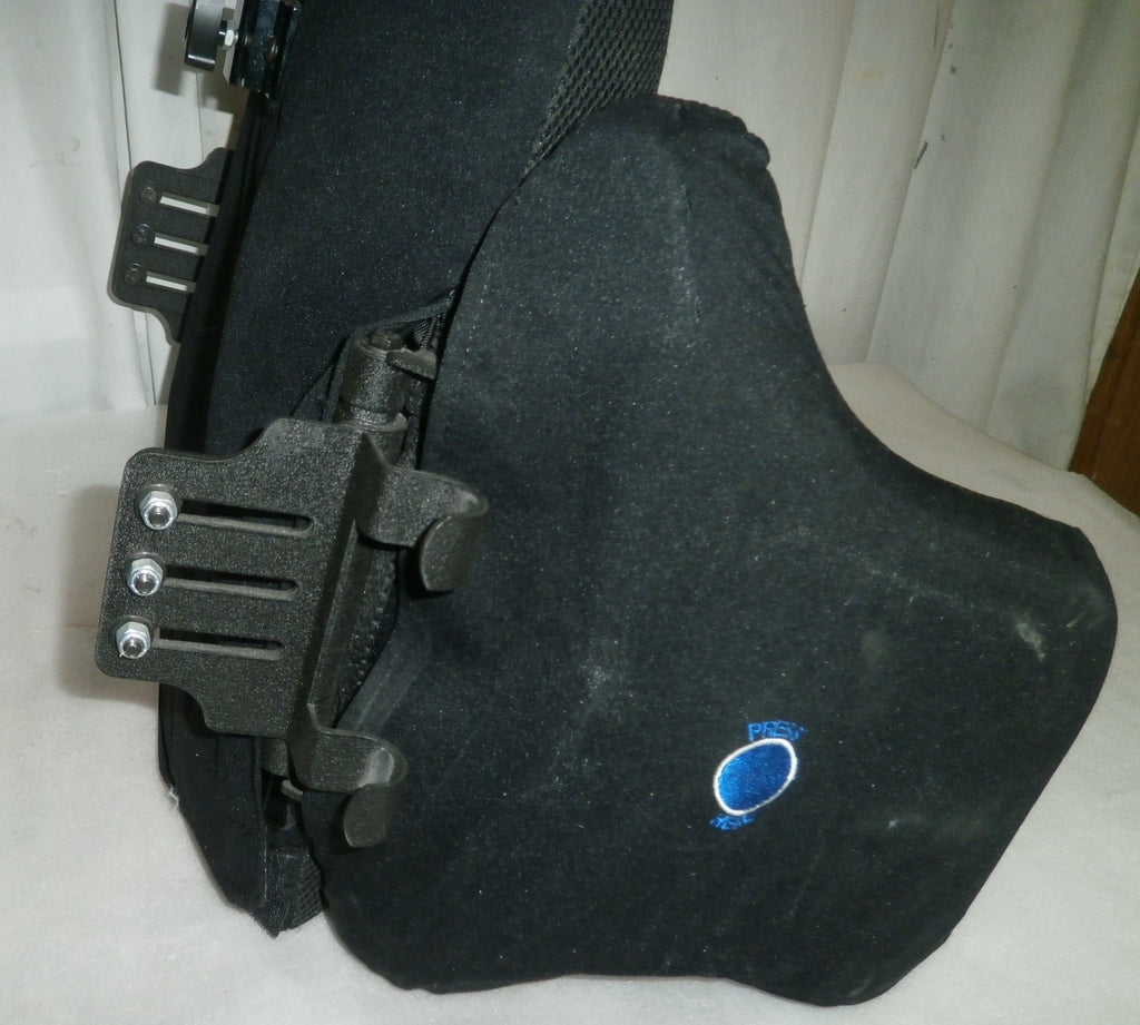 JAY INCOMPASS BACK 20X18 INCH WITH ACCESSORY AS PHOTO GOOD CONDITION