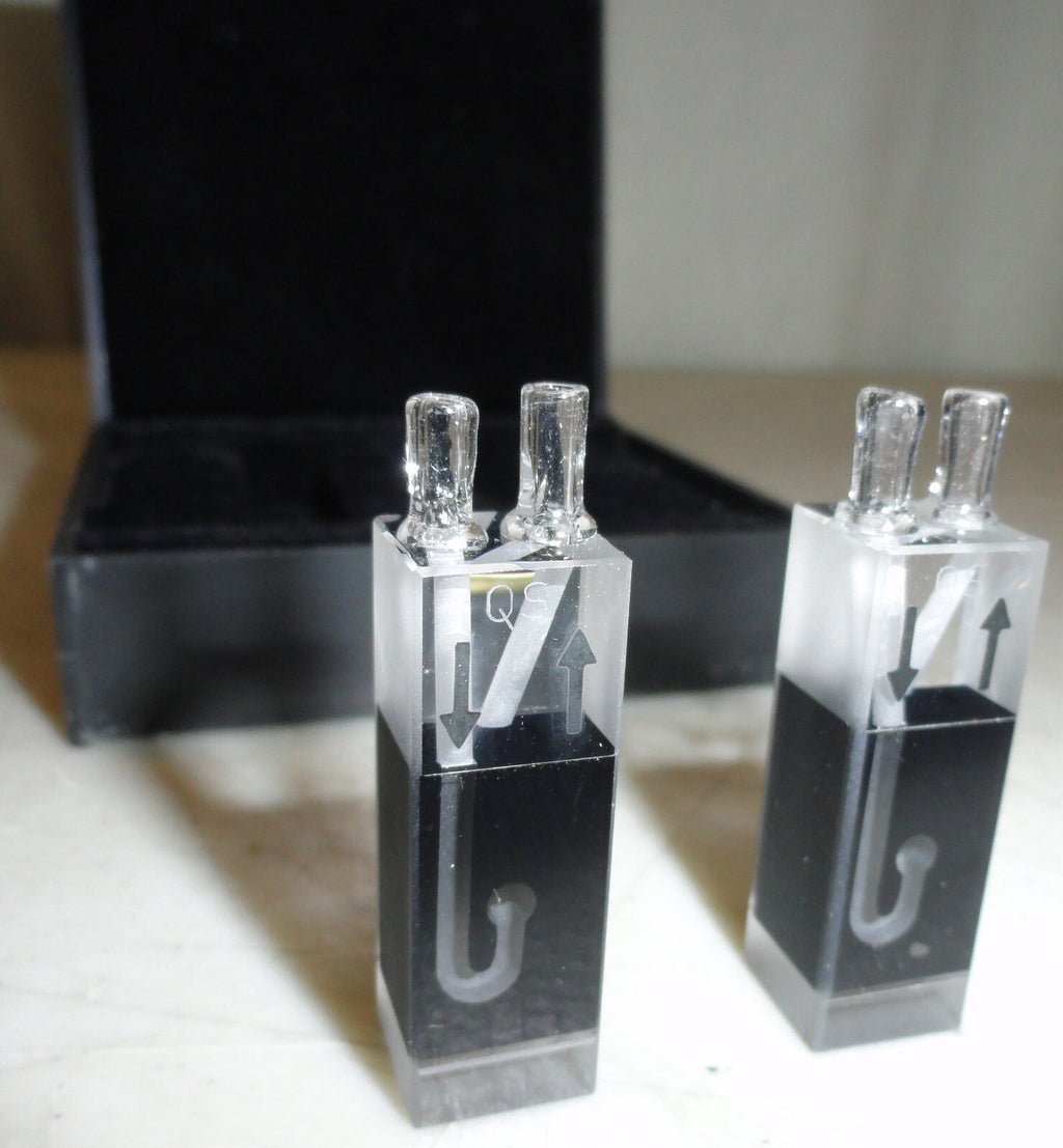 Lot of 2 HELLMA Flow through Cuvettes- QS 1000