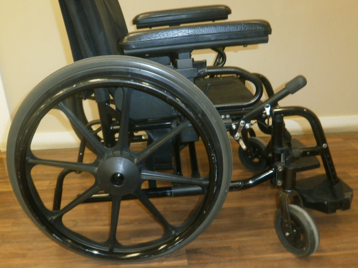 KI MOBILITY C4 4C WHEELCHAIR WITH SEAT WIDTH 17 INCH