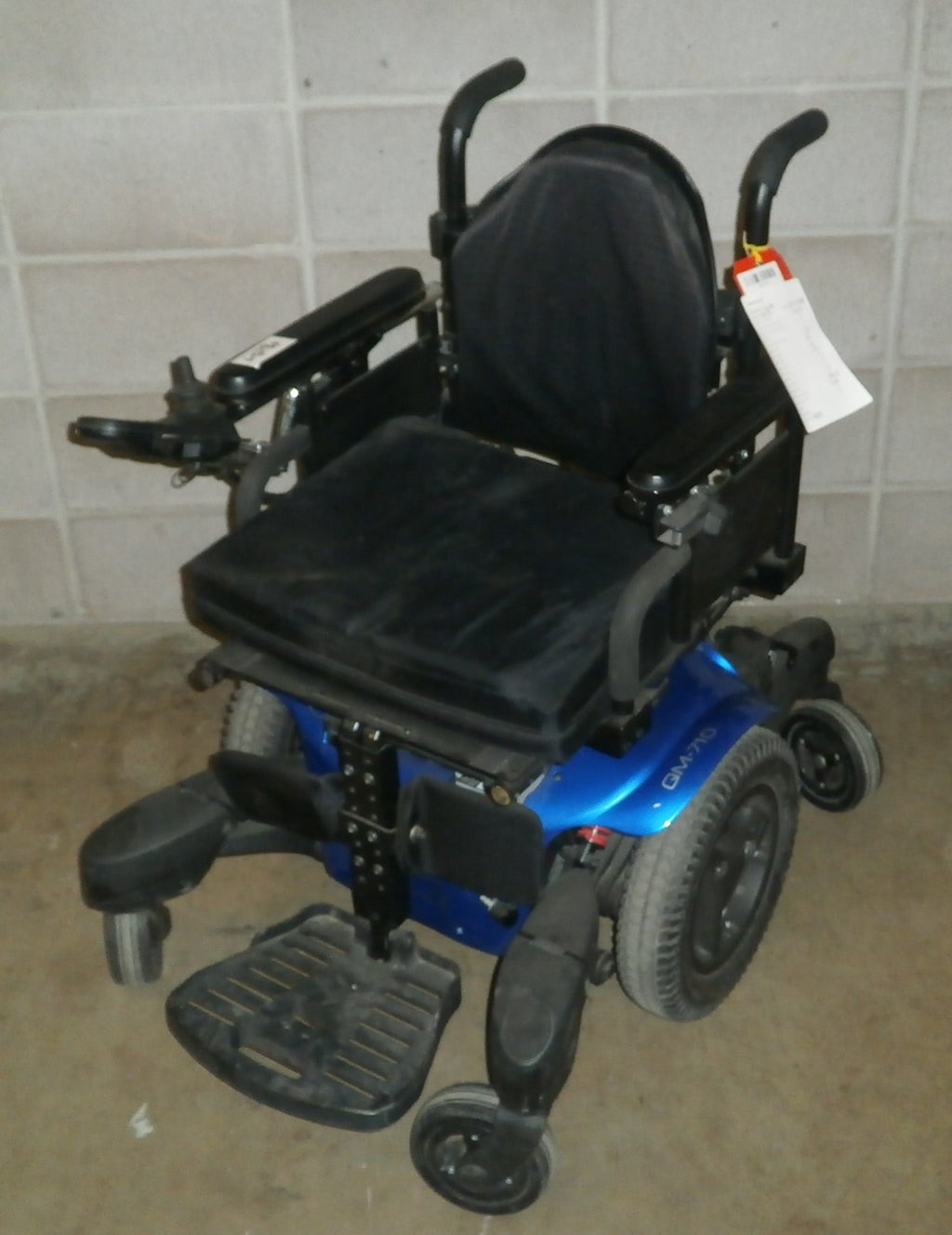 18" QUICKIE QM-710 POWER ELECTRIC WHEELCHAIR (no battery)