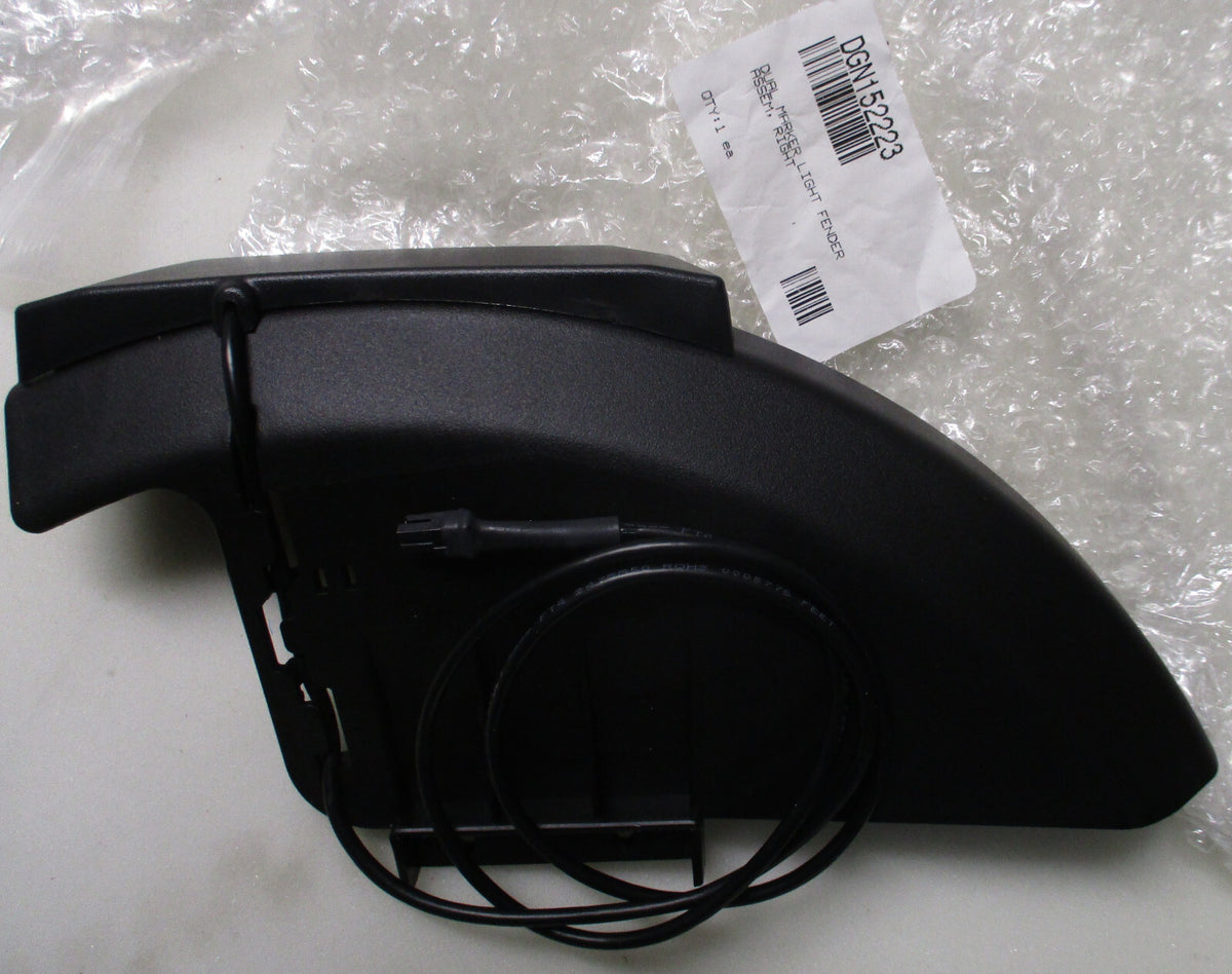 DGN152223-DGN153020 DUAL MARKER LIGHT FENDER LEFT AND RIGHT NEW CONDITION