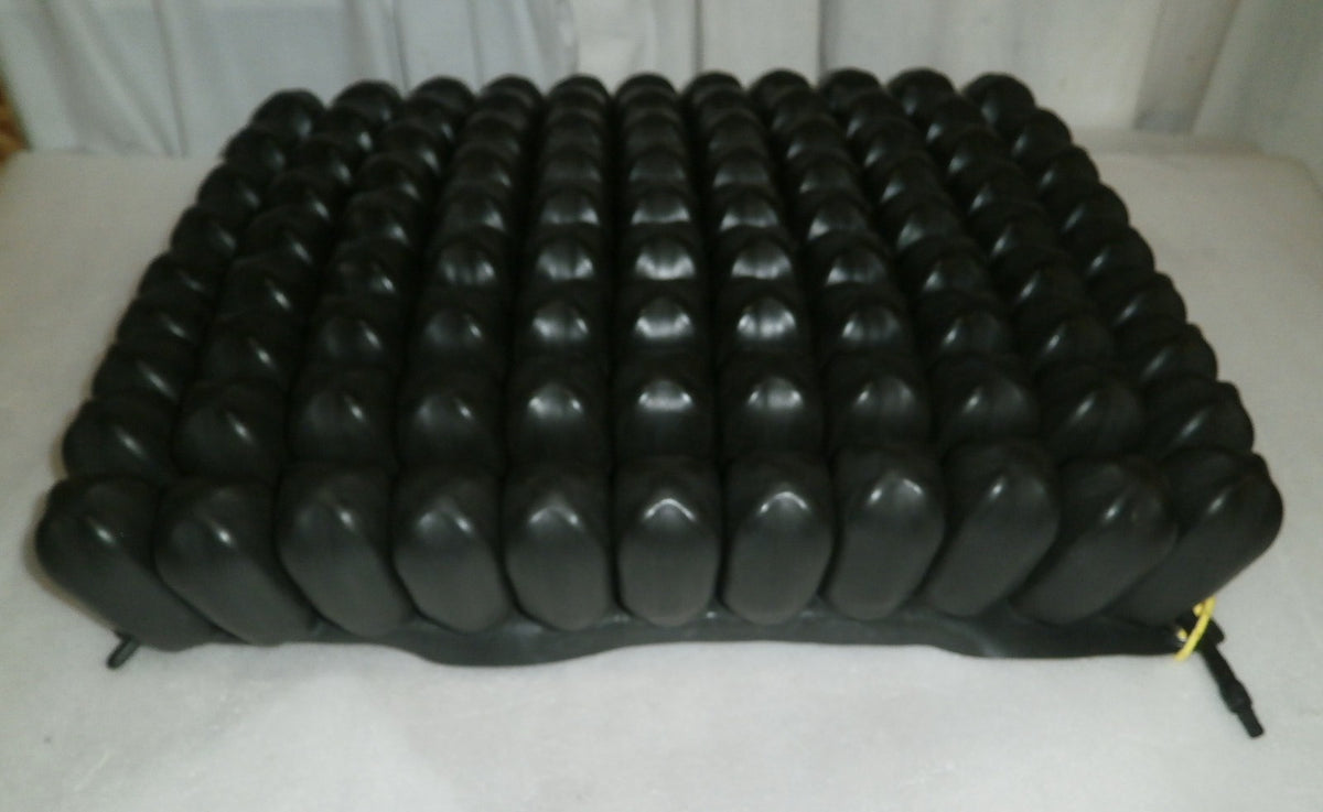 ROHO 20X16.5X4.25 WHEELCHAIR CUSHION GOOD CONDITION WITH COVER AND PUMP