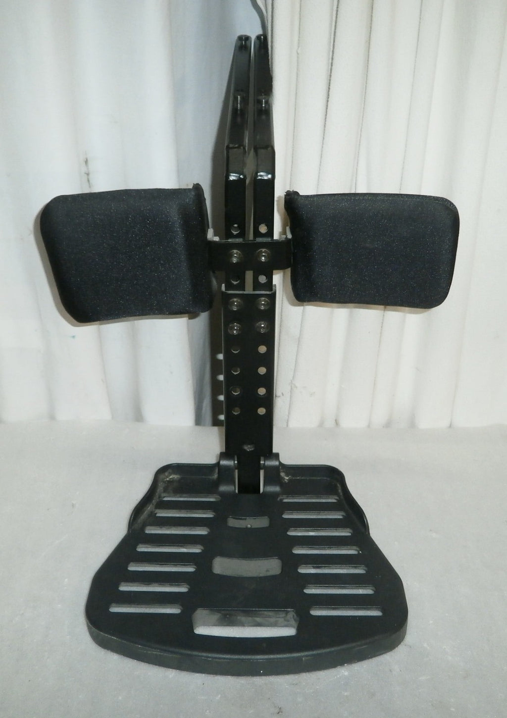 QUICKIE QM-710 WHEELCHAIR FOOTREST VERY GOOD CONDITION WITH BOLTS AS PHOTO