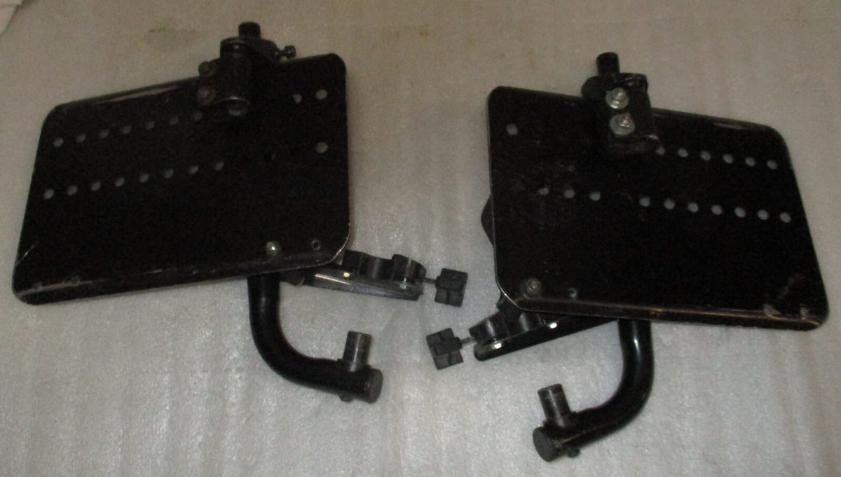 SET OF WHEELCHAIR FOOT REST GOOD CONDITION WITH MOUNT PLATES DIMENSION AS PHOTO