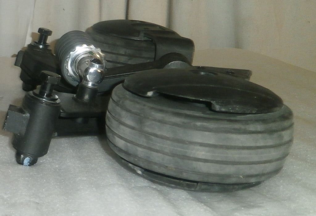 QUANTUM QM-710 BACK PART WITH CASTERS AND SHOCK AS PHOTO