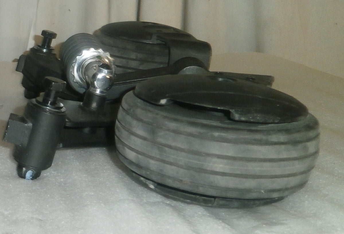 QUANTUM QM-710 BACK PART WITH CASTERS AND SHOCK AS PHOTO