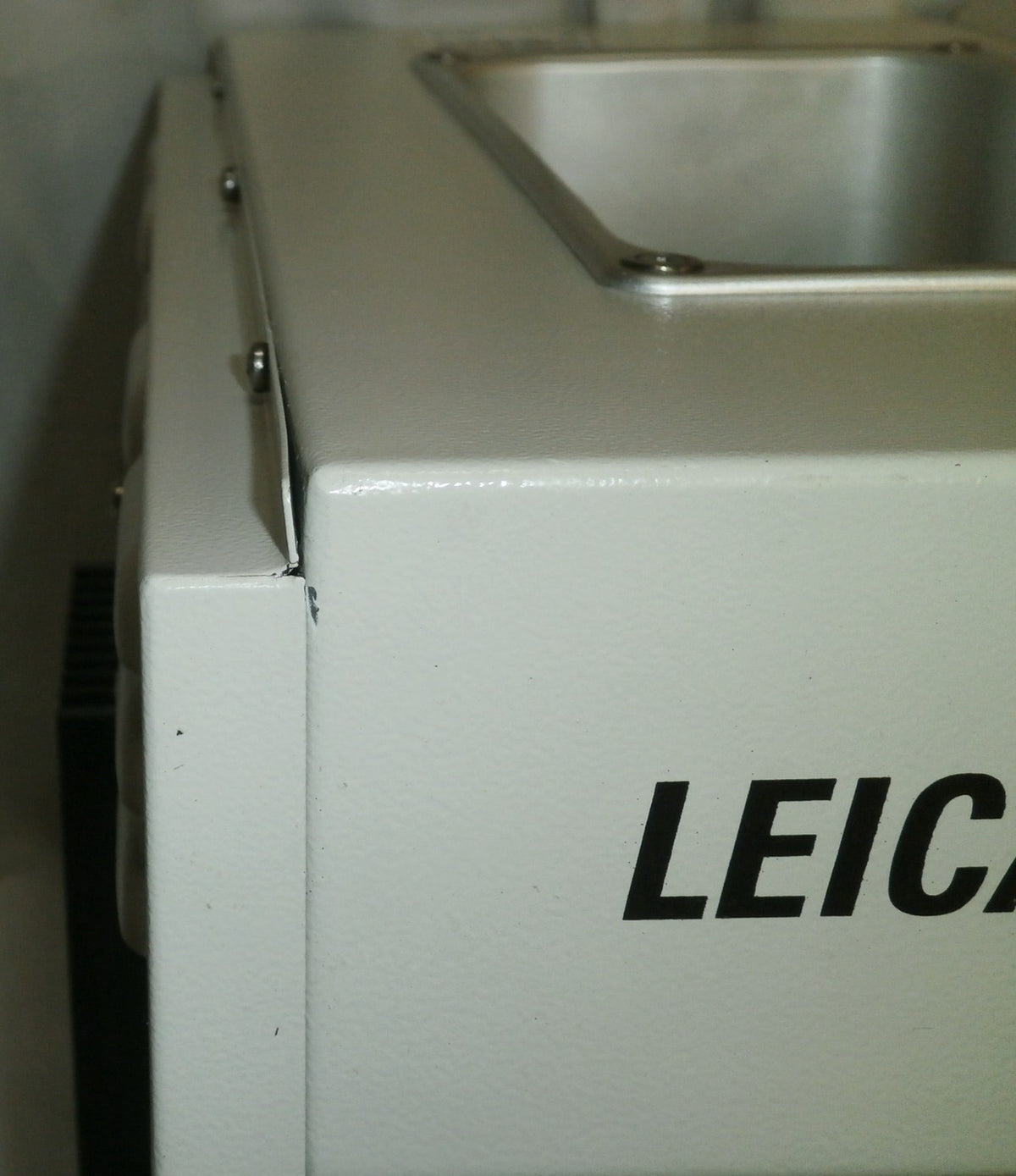 LEICA MODEL LEICA EG1150H EMBEDDING CENTER