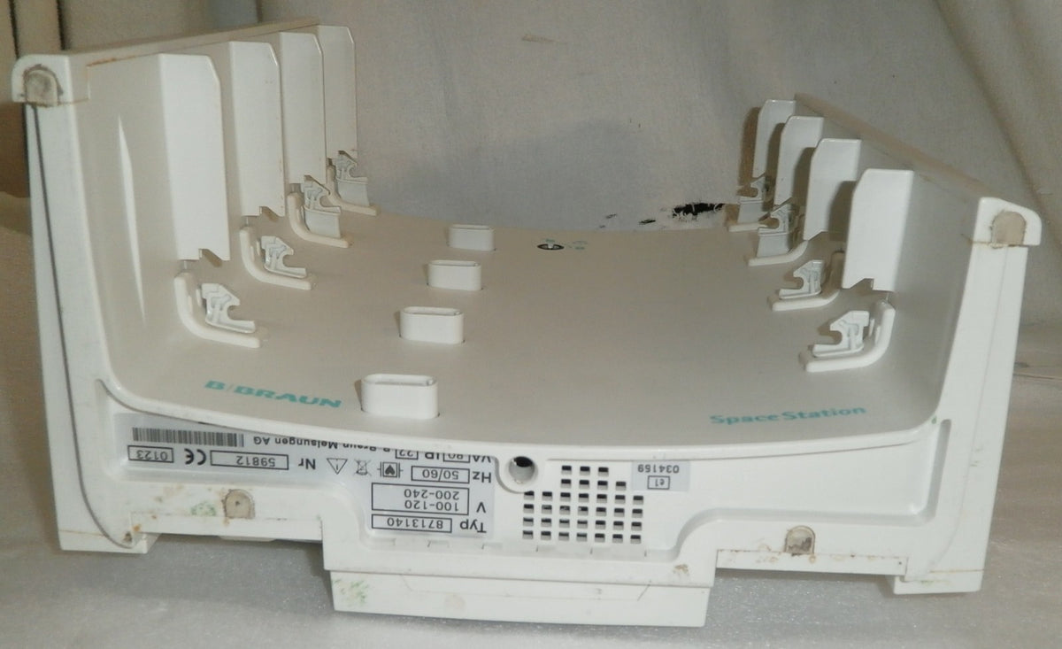 B BRAUN SPACE STATION 8713140 DOCKING STATION WITHOUT HEAD