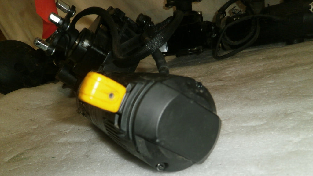 PAIR OF MOTORS QUANTUM EDGE 2.0 MOT154323-01 MOT154324-01 w/CASTER & SUSPENSION
