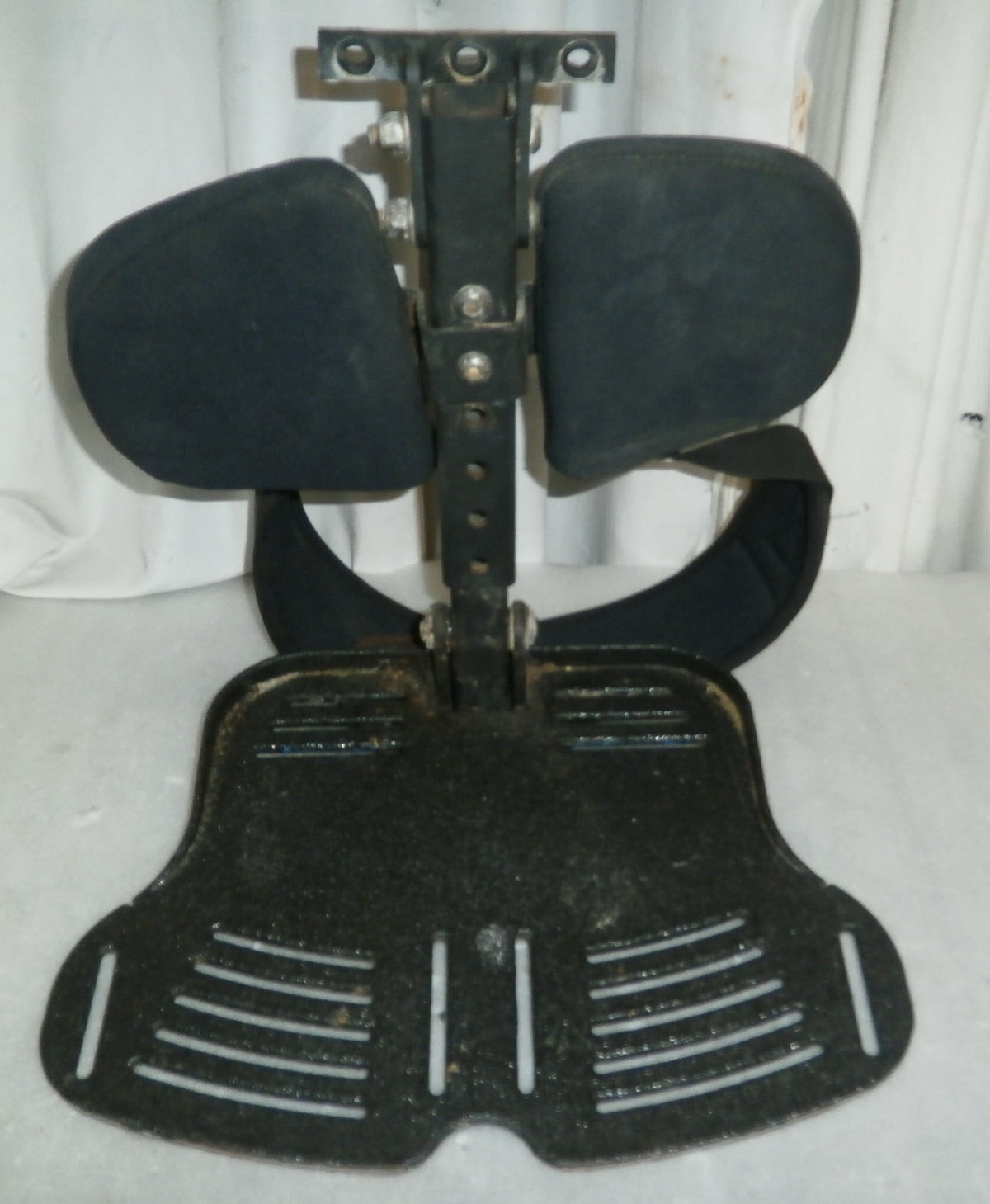 QUICKIE XPERIENCE WHEELCHAIR FOOTREST WITH BOLTS GOOD CONDITION
