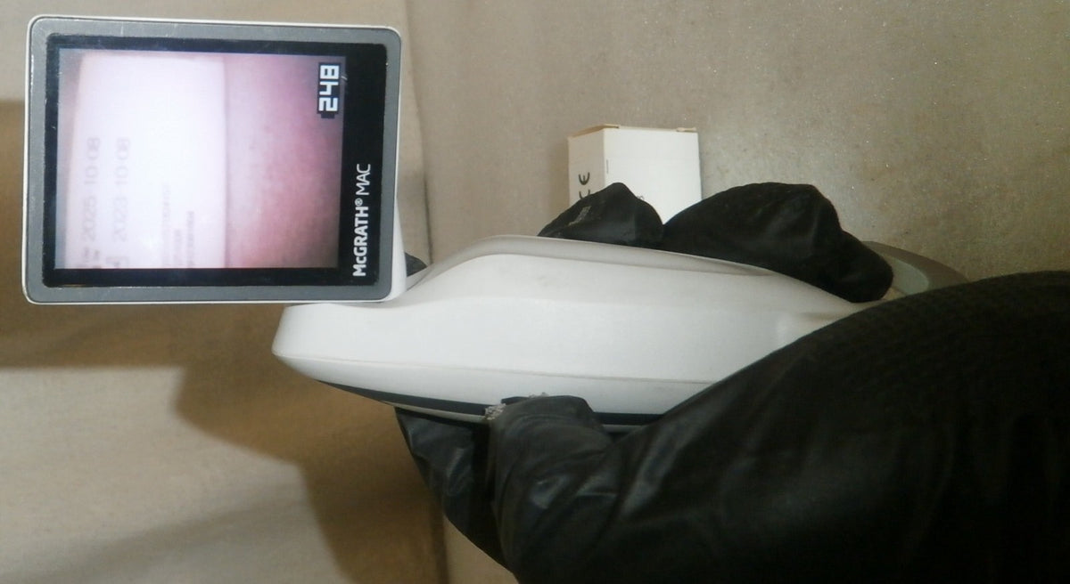 McGRATH MAC video laryngoscope w/ a new battery