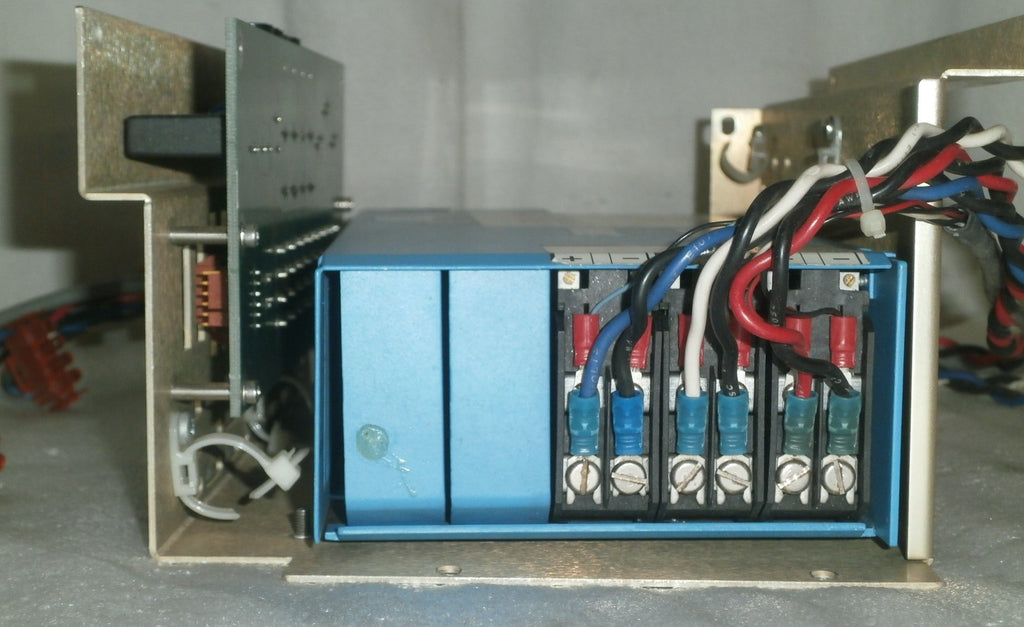 LAMBDA POWER SUPPLY QUALIDYNE Model 3834 4B3NA1A