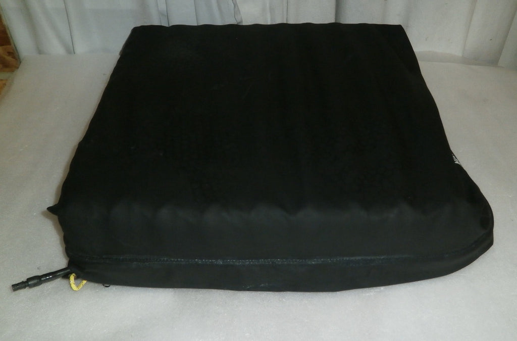 ROHO 20X16.5X4.25 WHEELCHAIR CUSHION GOOD CONDITION WITH COVER AND PUMP