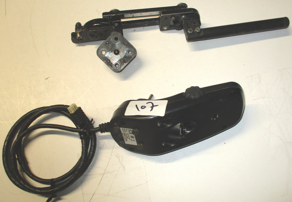 QUANTUM JOYSTICK CTLDC1467 MODEL 1751-0009 WITH ARM WITH CABLES