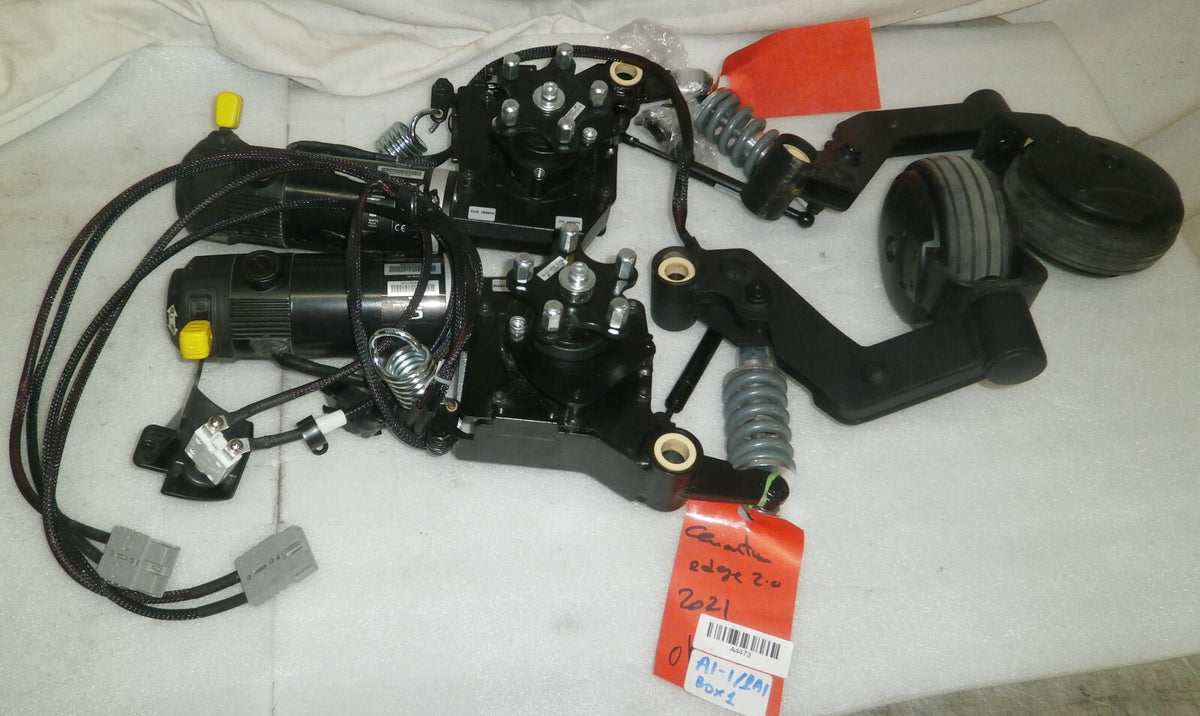 TWO QUANTUM EDGE 2.0 -2021 MOTORS MOT1810170-01 AND MOT1810171-01 WITH CASTERS