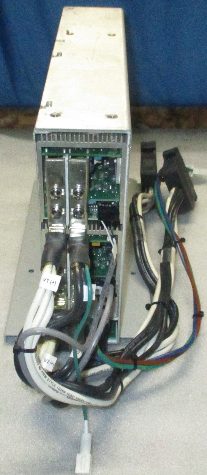 ARTESYN IMP 1-3Q0-3Q0-01 /100-240V OUTPUT 1500W AND V1 24V -30A AND V2 24V -30A