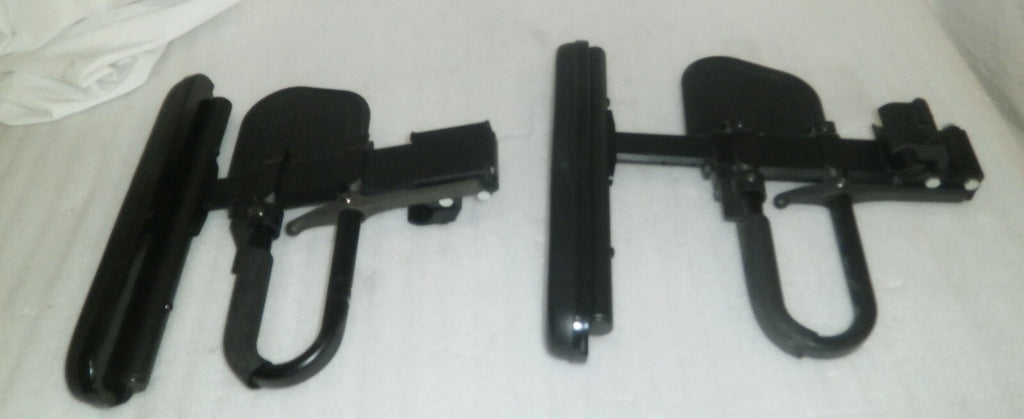 PAIR OF WHEELCHAIR ARM RESTS LEFT AND RIGHT WITH SUPPORT FOR QUICKIE LXi
