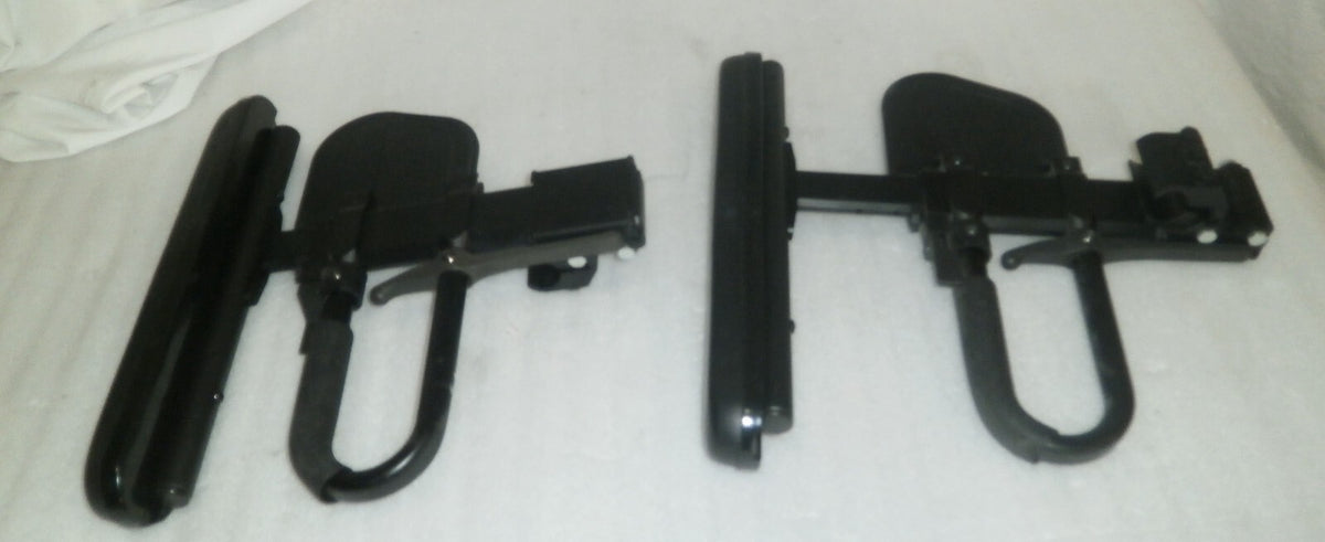PAIR OF WHEELCHAIR ARM RESTS LEFT AND RIGHT WITH SUPPORT FOR QUICKIE LXi