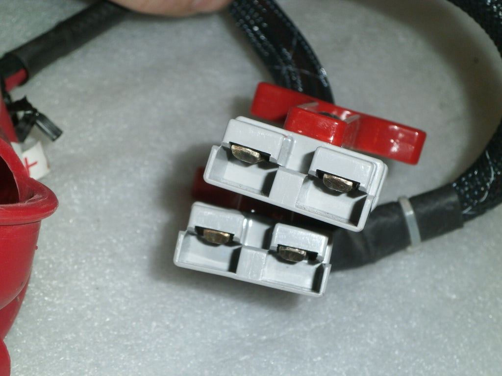 SET OF QUANTUM EDGE 2.0 2017 POWER CABLE FOR WHEELCHAIR WITH 70A FUSE VERY GOOD