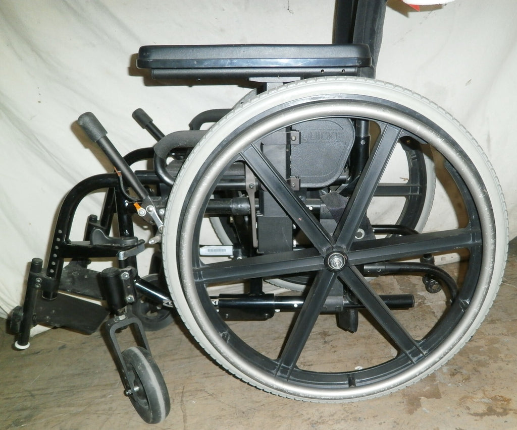 SUNRISE MEDICAL LXI WHEELCHAIR WITH SEAT WIDTH 11 INCH